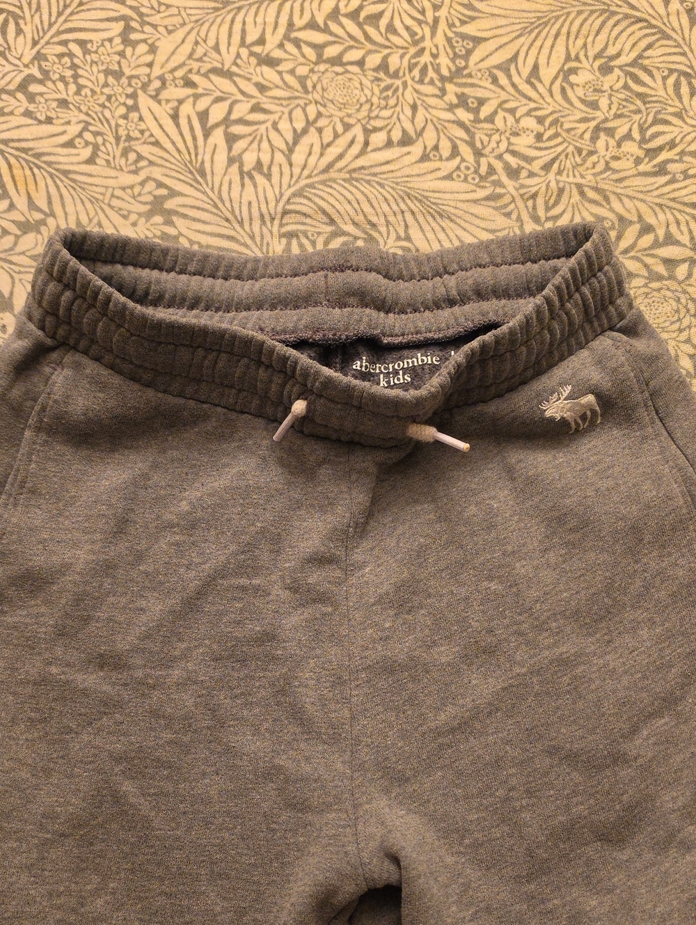 abercrombie kids Heather Gray Jogger Sweatpants